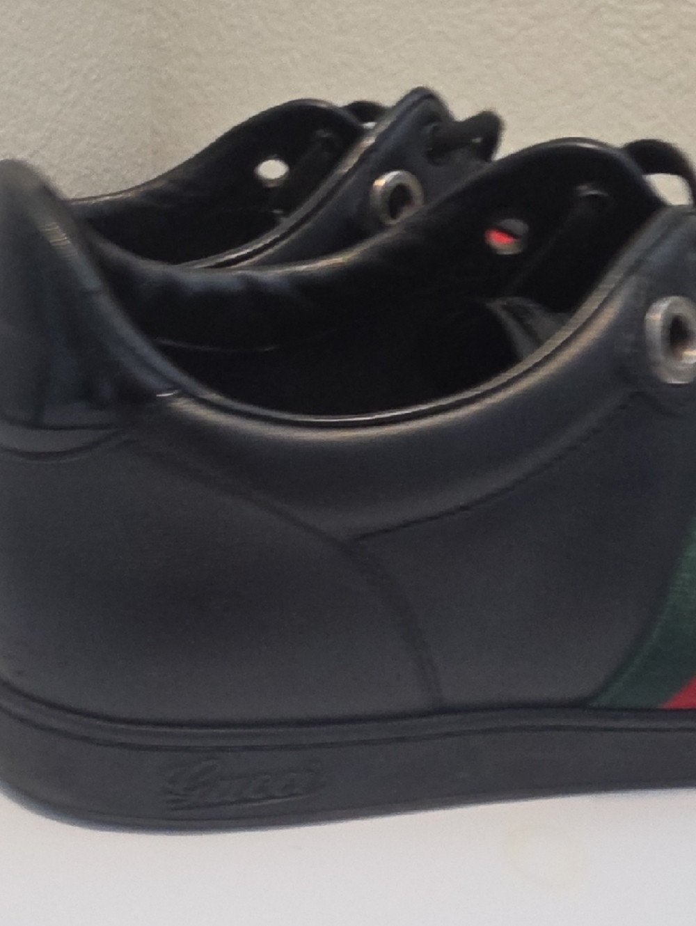 Gucci Black Leather Men's Sneakers with Green & Red Stripe Size 12 - Picture 5 of 9